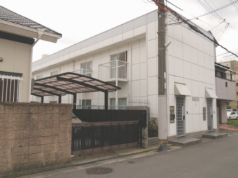 周辺は閑静な住宅街です