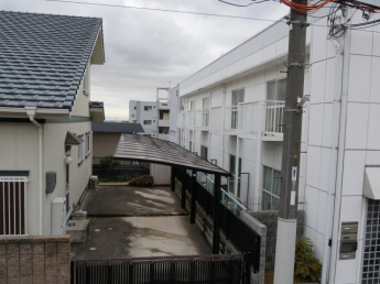 東側外観　専用庭側