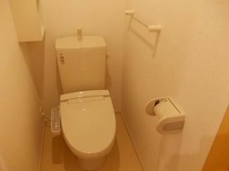 コンパクトで使いやすいトイレです