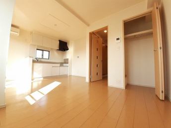 こちらのリビングで趣味の時間をお楽しみください