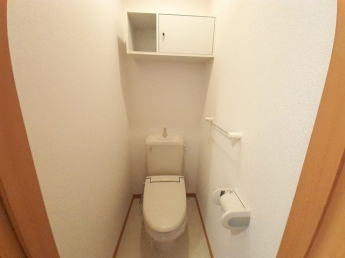 ゆったりとした空間のトイレです