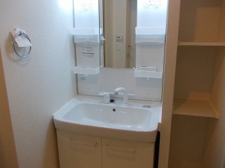 コンパクトで使いやすい洗面所