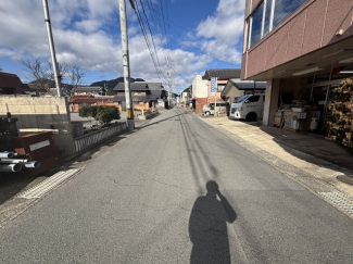 【前面道路含む現地写真】
