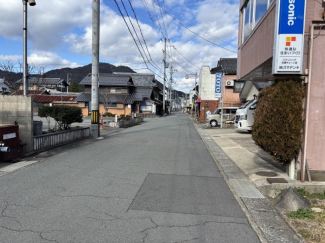 【前面道路含む現地写真】