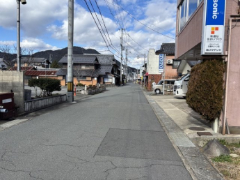 【前面道路含む現地写真】