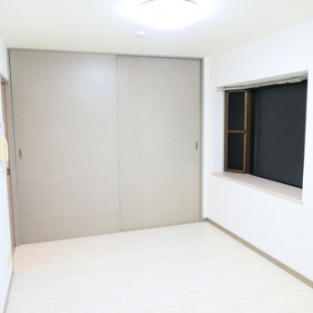 ゆったり過ごせる居間です