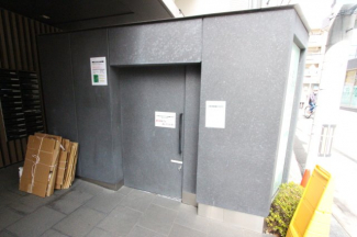毎日通るエントランスはこのようになっています