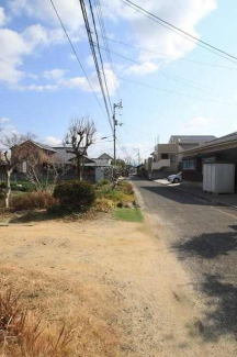 南側境界（現在）※道路境界より2ｍ自主後退します。