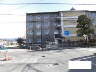 松山市立久米小学校まで682m