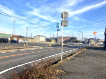 【前面道路含む現地写真】