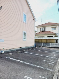 駐車場があるので、車を買う予定の方も安心です