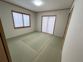 和室、ちょっとしたくつろぎスペースにいかがでしょうか