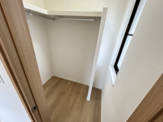 大きなWICがあり、収納には困りません