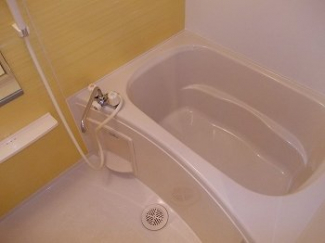 コンパクトで使いやすいお風呂です