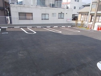 駐車場に車を止められます