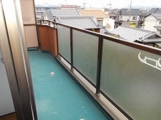 お洗濯にも便利なバルコニー付き