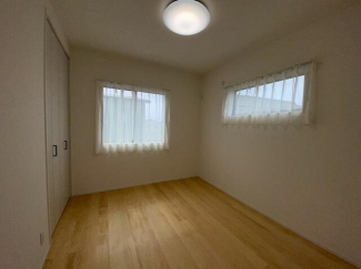 ２Ｆ洋室：２Ｆも全居室無垢フローリングを採用