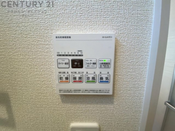 暖房機能があるため、冬場でも温かい浴室で入浴でき、乾燥機能があるため、水気を素早く取り除けます。また、換気機能があるため、湿気を素早く排出してカビや雑菌の発生を防ぐことができます。