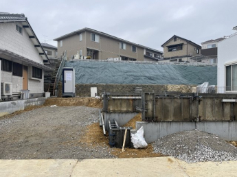 落ち着いた雰囲気の外観です