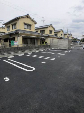 【駐車場】