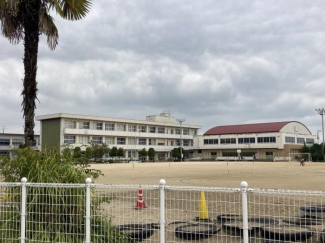 西条市立多賀小学校まで1147m