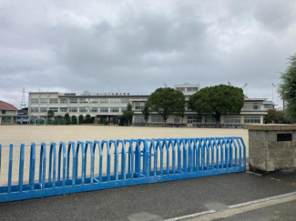 大西小学校まで3600m