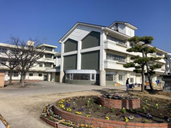 西条市立西条小学校まで1478m