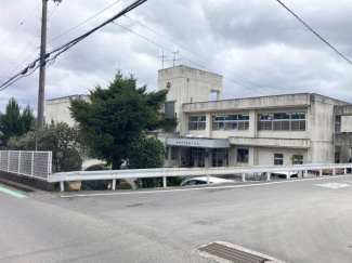 田滝小学校まで88m