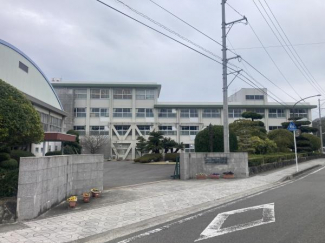 今治市立菊間中学校まで2585m