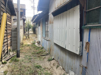 現地土地写真（上物あり・解体後引渡し）