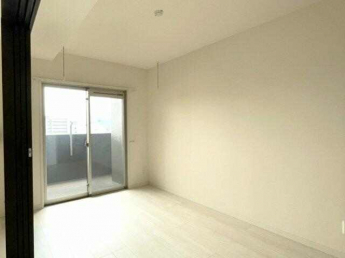 南側バルコニーで明るいお部屋です！
