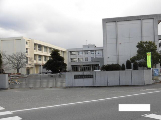 松山市立粟井小学校まで1663m