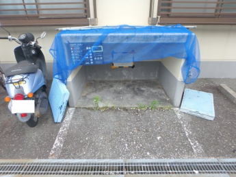 【駐車場】