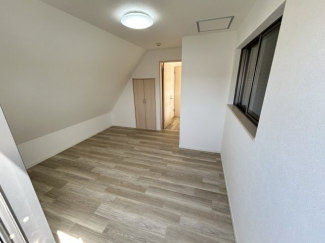 使い勝手のいい洋室です