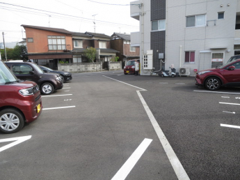 【駐車場】