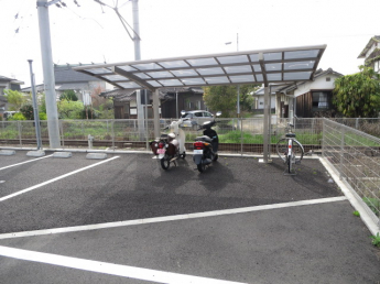 【駐車場】