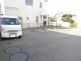 【駐車場】