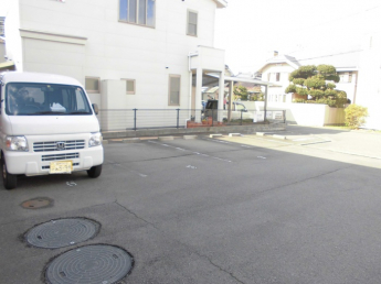 【駐車場】