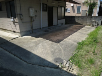 【駐車場】