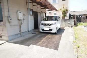 【駐車場】
