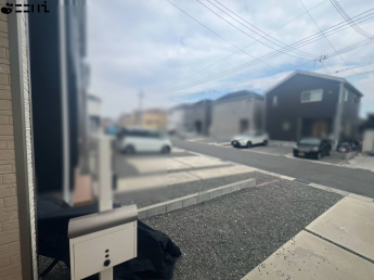 【前面道路含む現地写真】