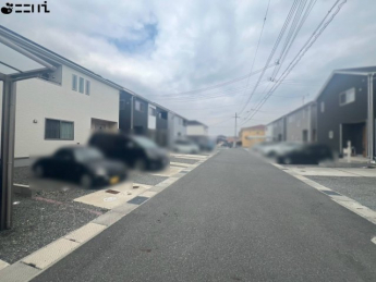 【前面道路含む現地写真】