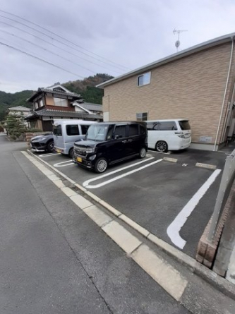 【駐車場】