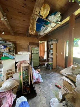 母屋と増築部のつなぎの土間スペース