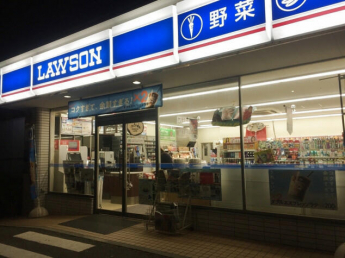 ローソン山本通４丁目店まで484m