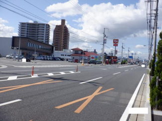 セブンイレブン松山問屋町店まで672m
