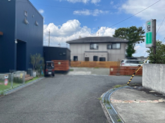 【前面道路含む現地写真】
