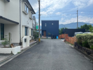 【前面道路含む現地写真】