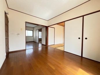 【居間・リビング】