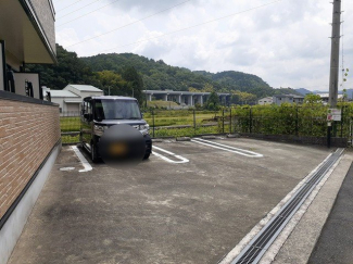 【駐車場】